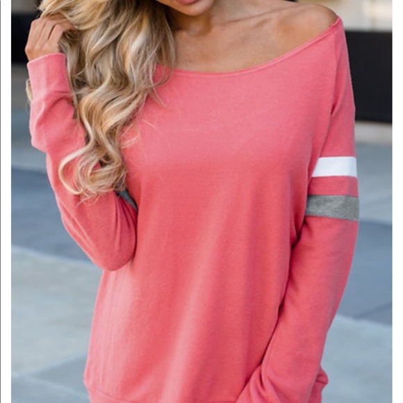 Gorgeous off shoulder top! - Picture 3 of 6